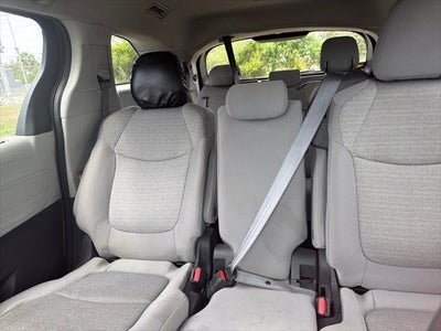 2022 Toyota SIENNA LE LE 8 Passenger