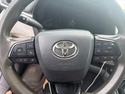 2022 Toyota SIENNA LE LE 8 Passenger