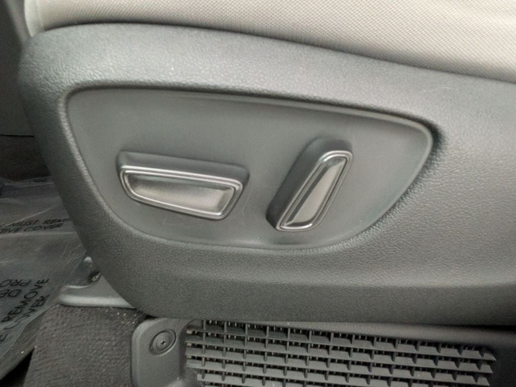 2025 Toyota SIENNA LE LE 8 Passenger
