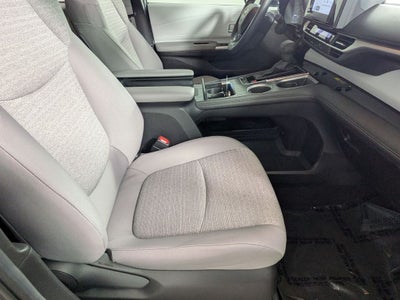 2025 Toyota SIENNA LE LE 8 Passenger