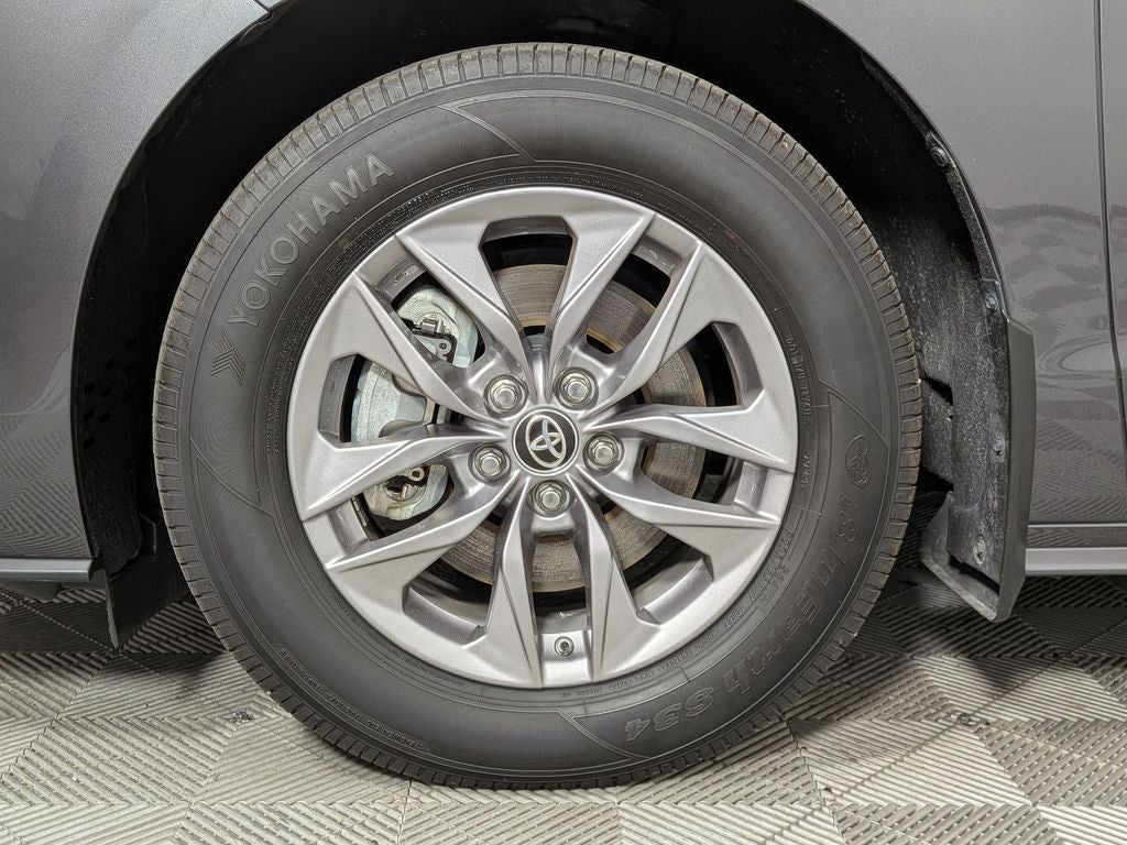 2025 Toyota SIENNA LE LE 8 Passenger