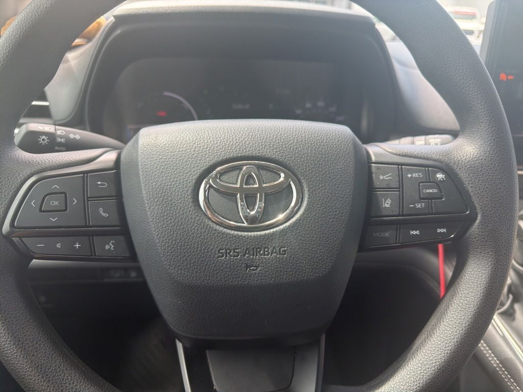 2025 Toyota Sienna LE 8 Passenger