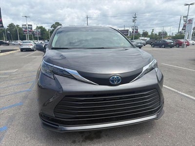 2025 Toyota SIENNA LE LE 8 Passenger