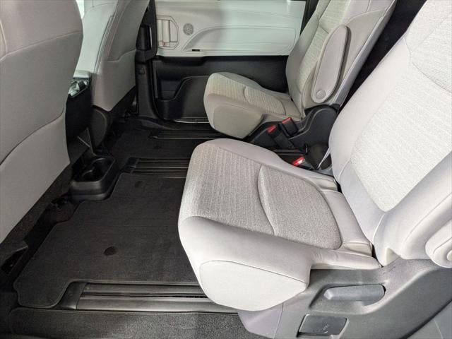 2025 Toyota SIENNA LE LE 8 Passenger