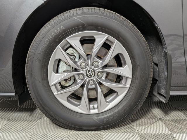 2025 Toyota SIENNA LE LE 8 Passenger