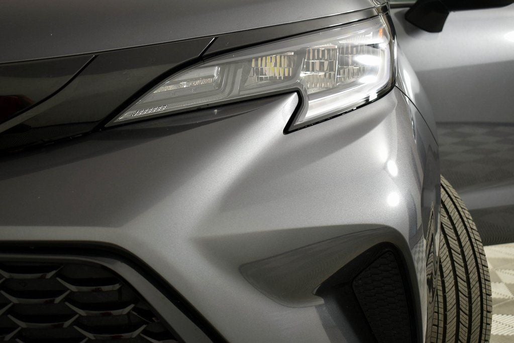 2025 Toyota SIENNA XSE XSE 7 Passenger