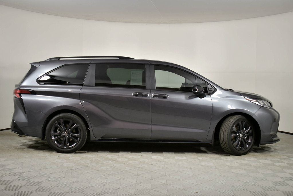 2025 Toyota SIENNA XSE XSE 7 Passenger