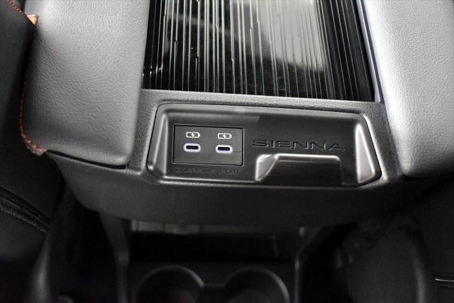 2025 Toyota SIENNA XSE XSE 7 Passenger