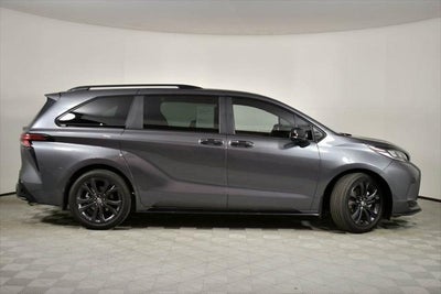 2025 Toyota SIENNA XSE XSE 7 Passenger