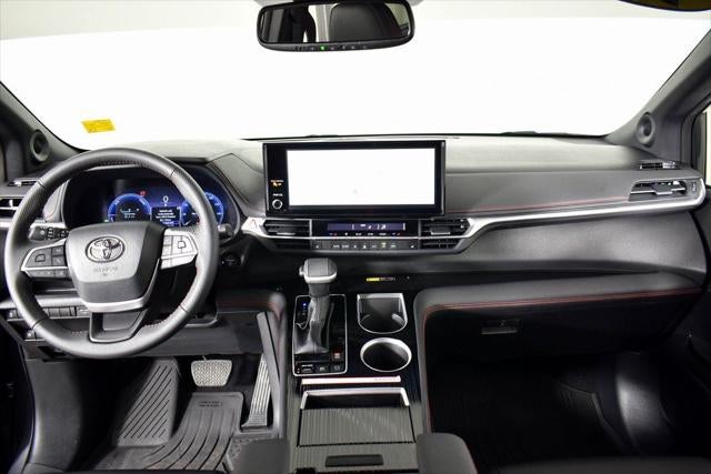 2025 Toyota SIENNA XSE XSE 7 Passenger