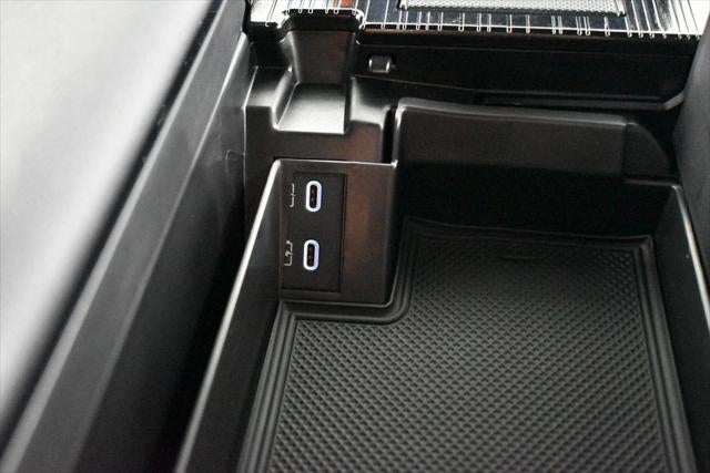 2025 Toyota SIENNA XSE XSE 7 Passenger