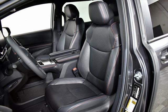 2025 Toyota SIENNA XSE XSE 7 Passenger