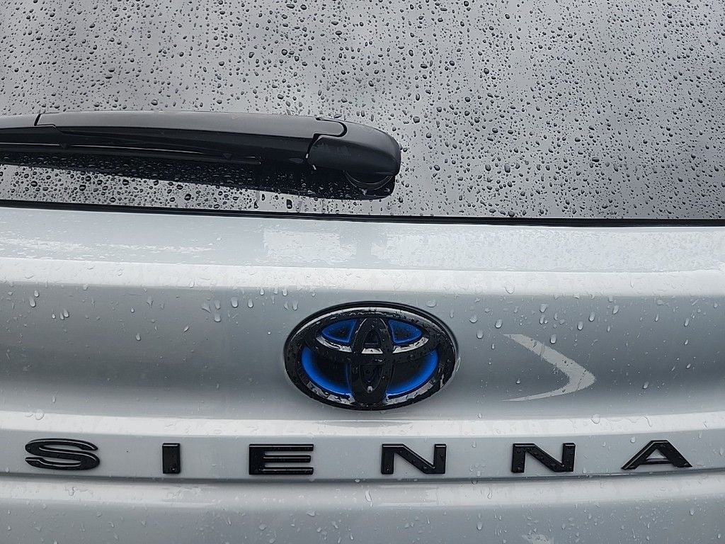 2025 Toyota Sienna XSE 7 Passenger