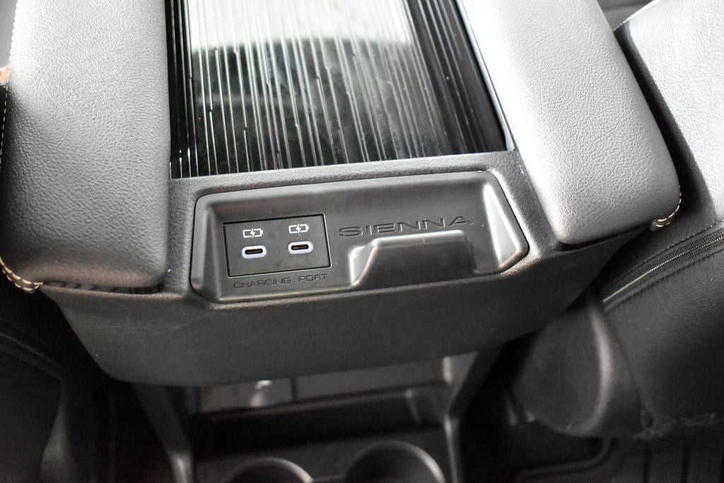 2025 Toyota SIENNA XSE XSE 7 Passenger