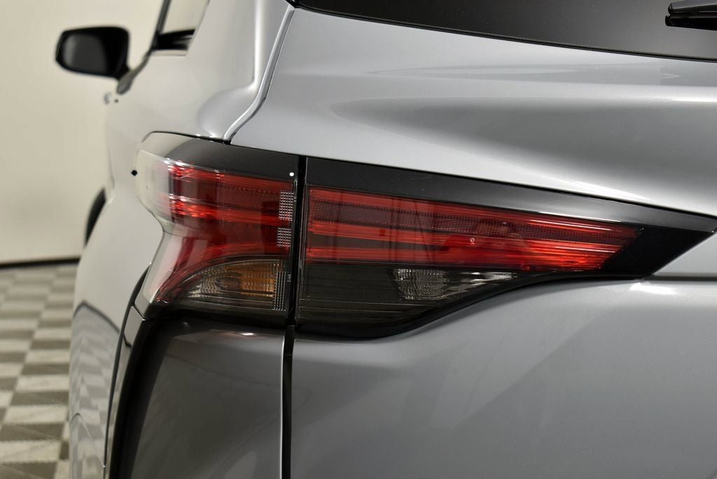 2025 Toyota SIENNA XSE XSE 7 Passenger