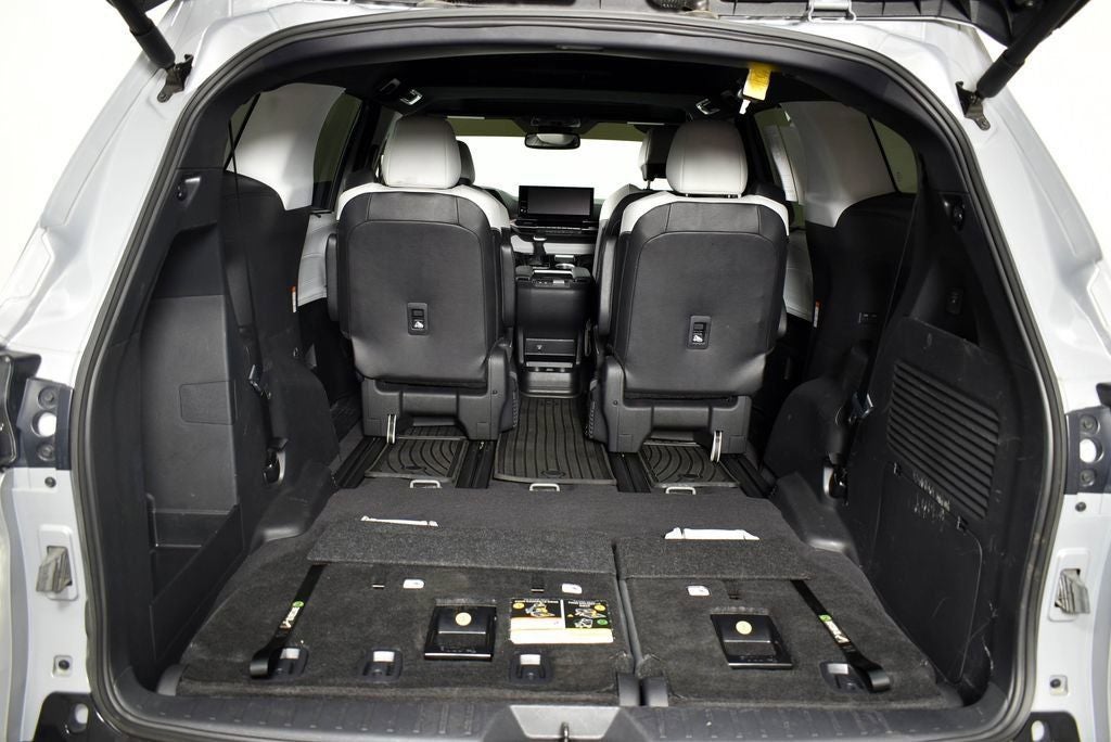 2025 Toyota SIENNA XSE XSE 7 Passenger