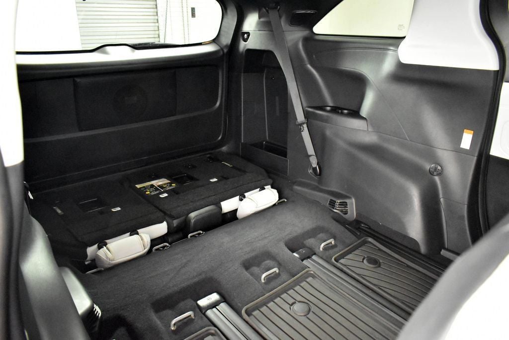 2025 Toyota SIENNA XSE XSE 7 Passenger