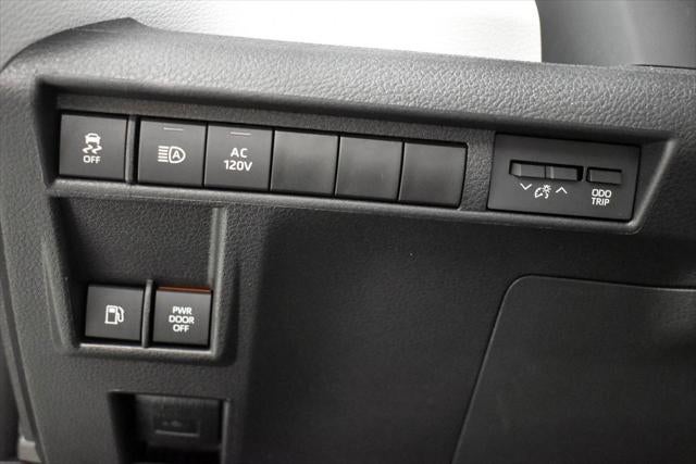 2025 Toyota SIENNA XSE XSE 7 Passenger