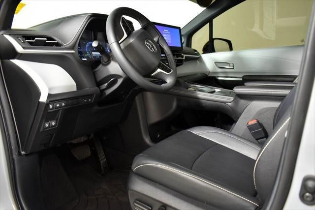 2025 Toyota SIENNA XSE XSE 7 Passenger