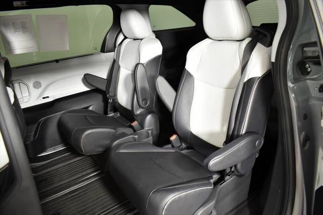 2025 Toyota SIENNA XSE XSE 7 Passenger