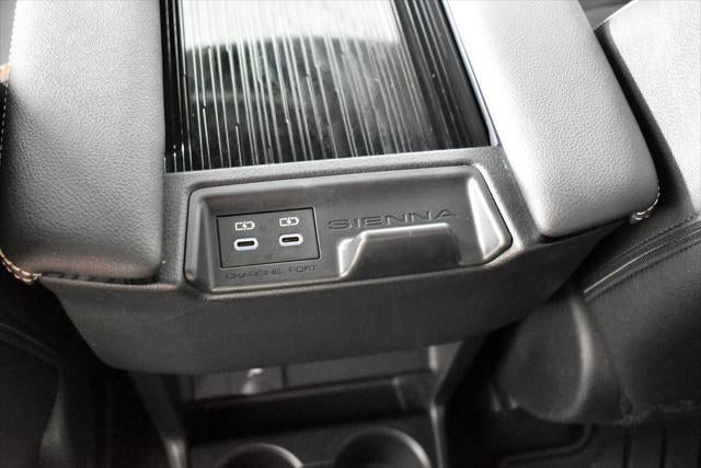 2025 Toyota SIENNA XSE XSE 7 Passenger