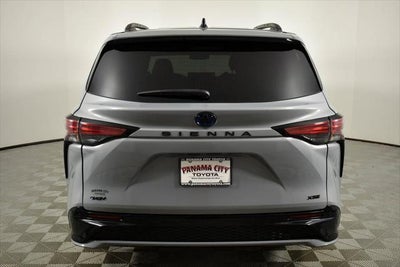 2025 Toyota SIENNA XSE XSE 7 Passenger