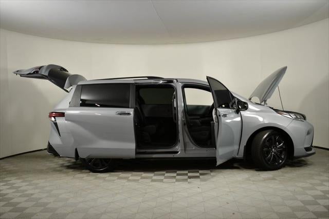 2025 Toyota SIENNA XSE XSE 7 Passenger