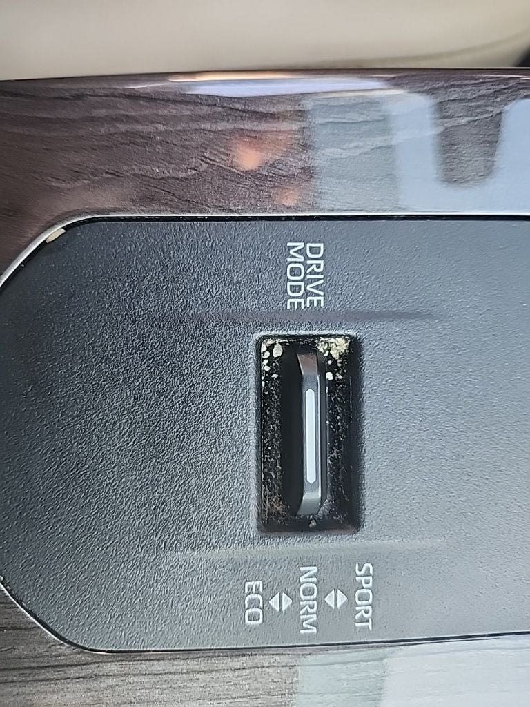 2023 Toyota Highlander Hybrid Platinum