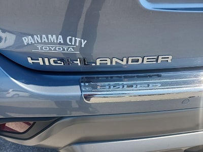 2023 Toyota Highlander Hybrid Platinum
