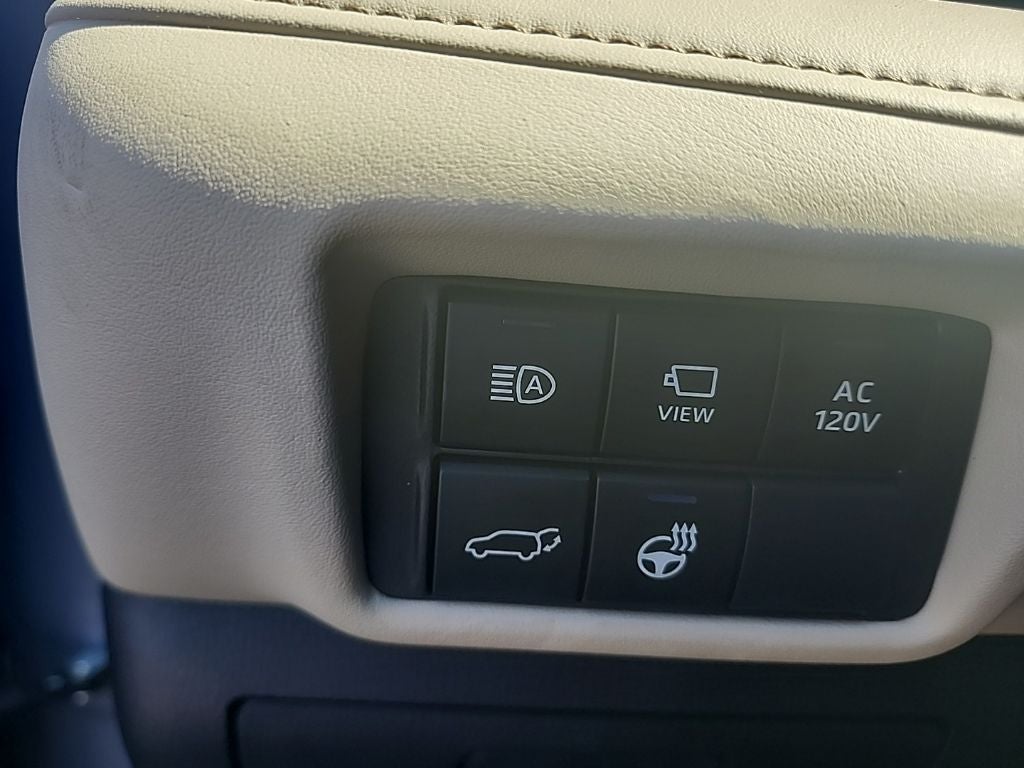 2023 Toyota Highlander Hybrid Platinum