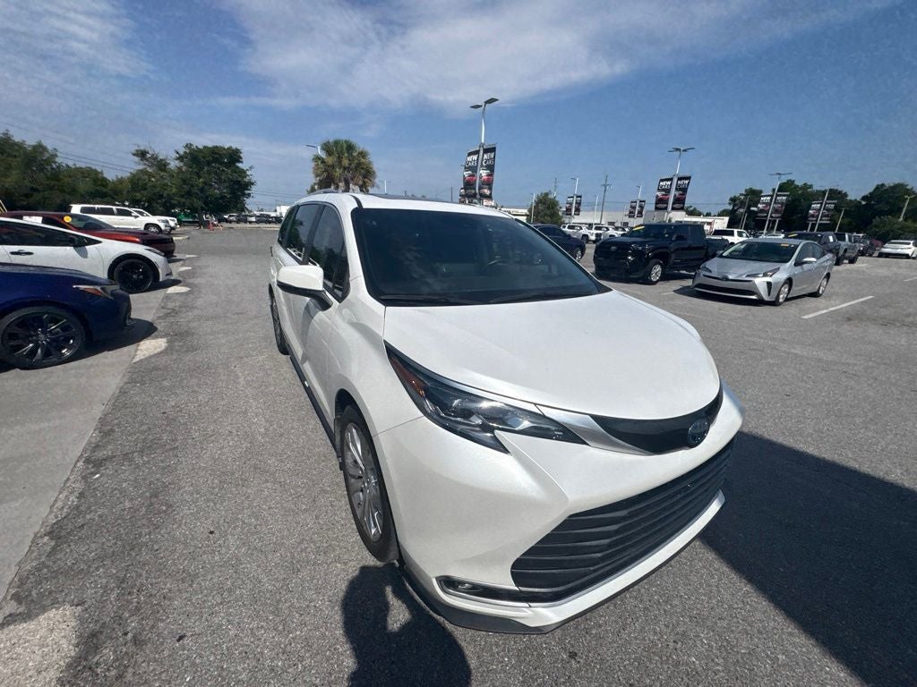 2024 Toyota Sienna Platinum 7 Passenger