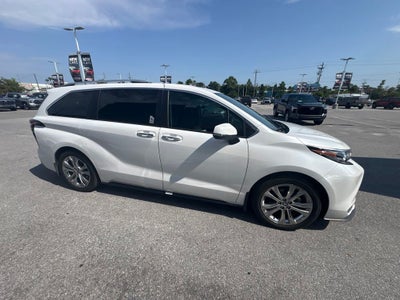2024 Toyota Sienna Platinum 7 Passenger