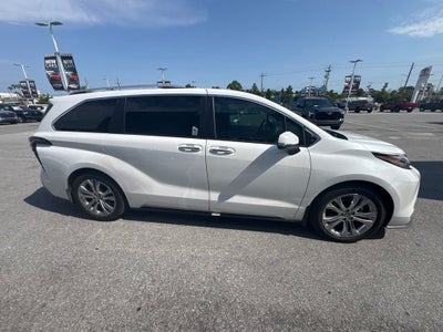 2024 Toyota Sienna Platinum 7 Passenger
