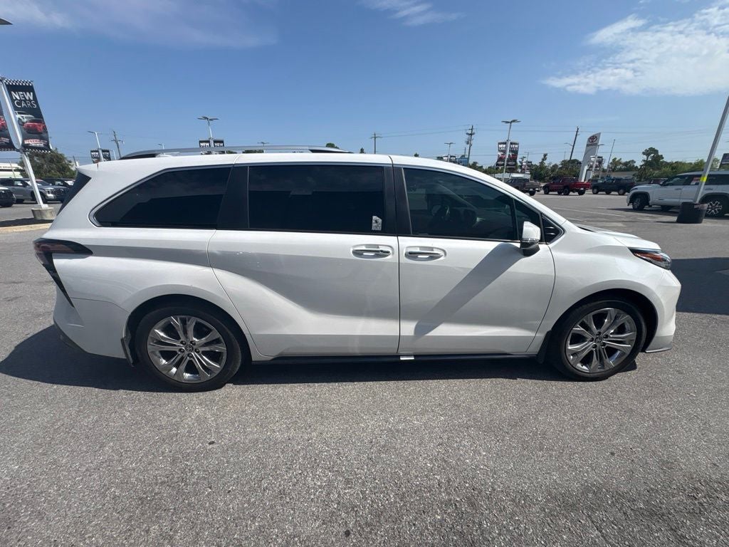 2024 Toyota Sienna Platinum 7 Passenger
