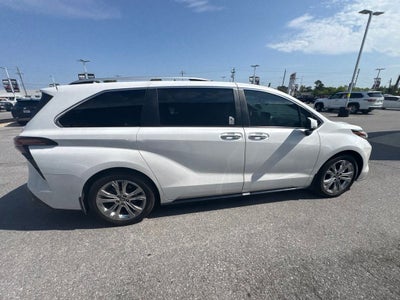 2024 Toyota Sienna Platinum 7 Passenger