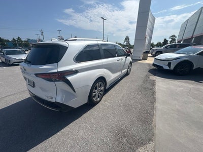 2024 Toyota Sienna Platinum 7 Passenger