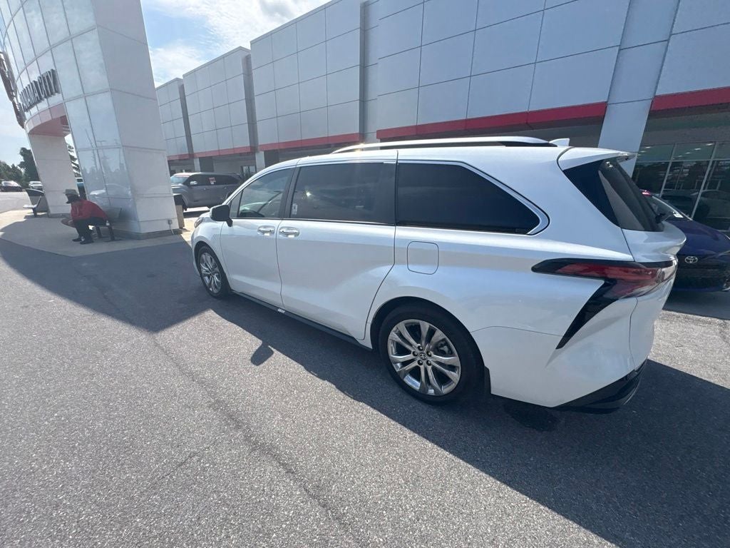 2024 Toyota Sienna Platinum 7 Passenger