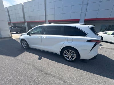 2024 Toyota Sienna Platinum 7 Passenger