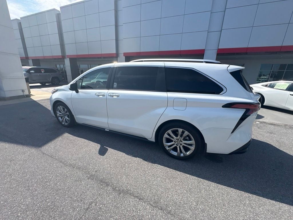 2024 Toyota Sienna Platinum 7 Passenger