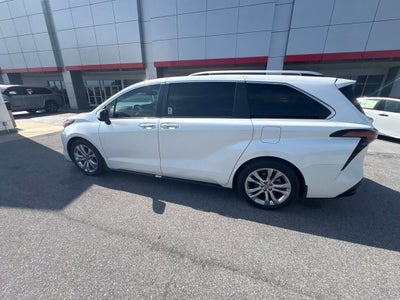 2024 Toyota Sienna Platinum 7 Passenger