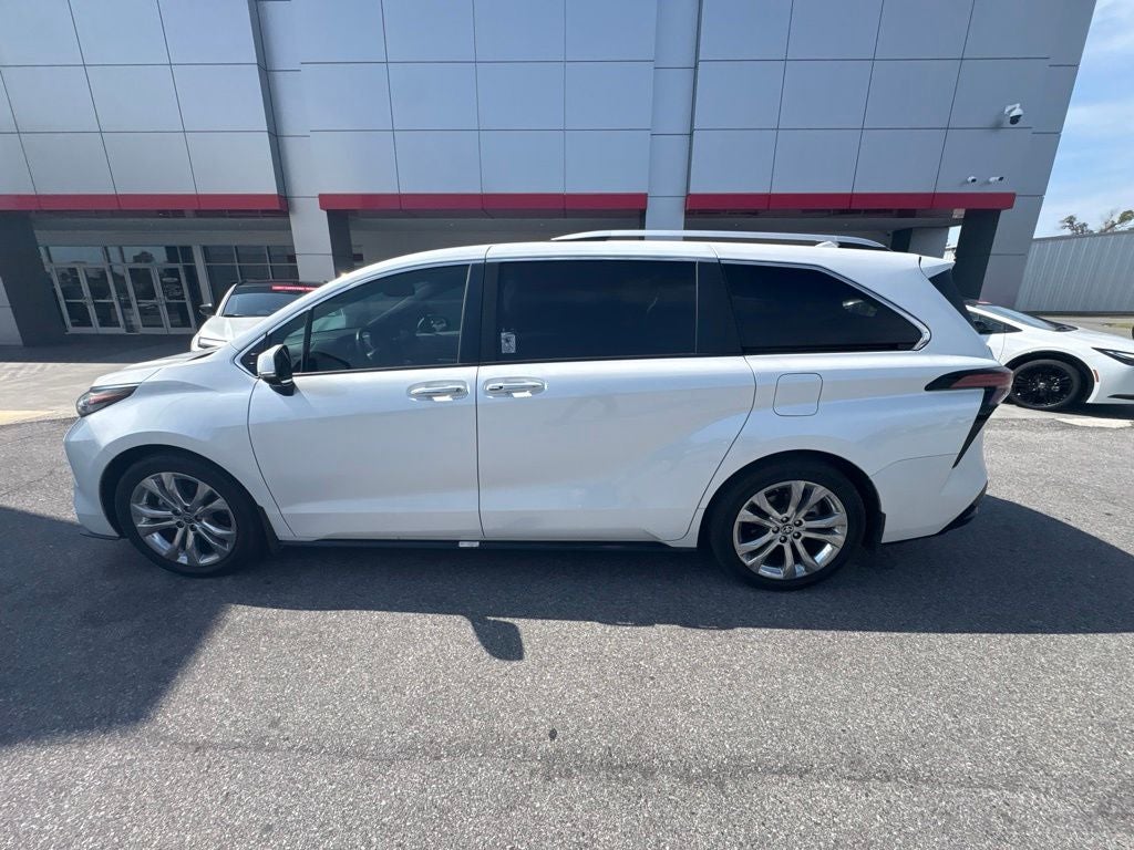 2024 Toyota Sienna Platinum 7 Passenger