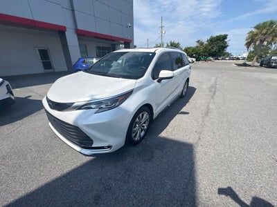 2024 Toyota Sienna Platinum 7 Passenger