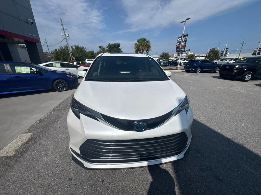 2024 Toyota Sienna Platinum 7 Passenger