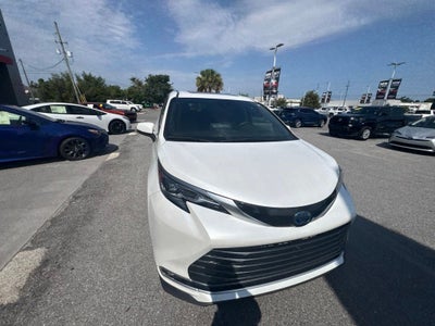 2024 Toyota Sienna Platinum 7 Passenger