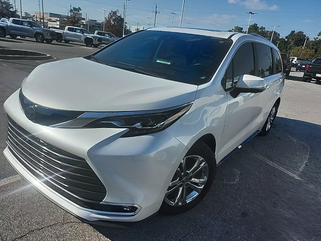 2024 Toyota Sienna Platinum 7 Passenger