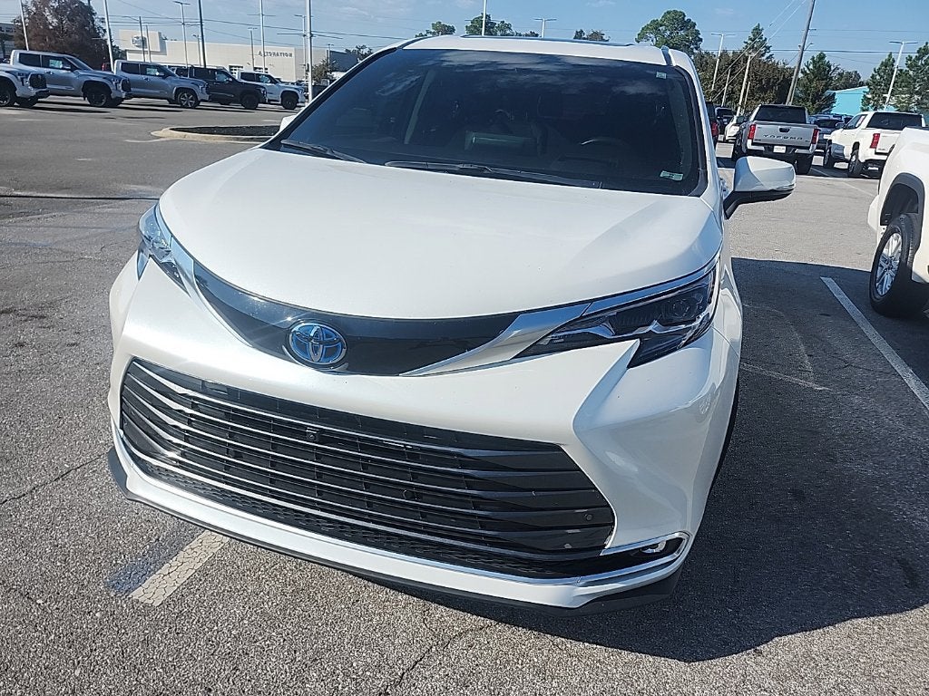 2024 Toyota Sienna Platinum 7 Passenger