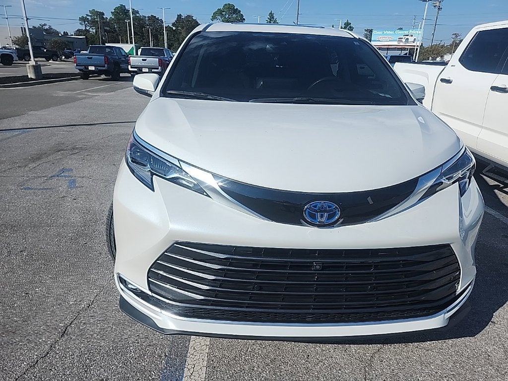2024 Toyota Sienna Platinum 7 Passenger