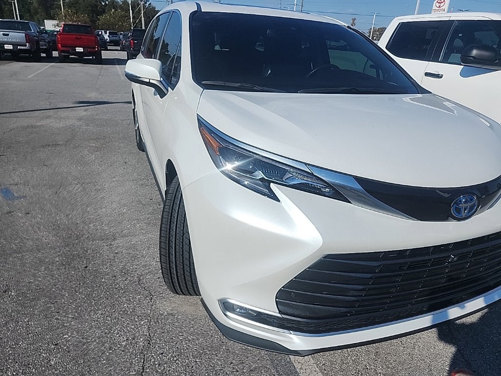 2024 Toyota Sienna Platinum 7 Passenger