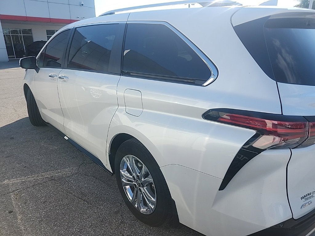 2024 Toyota Sienna Platinum 7 Passenger
