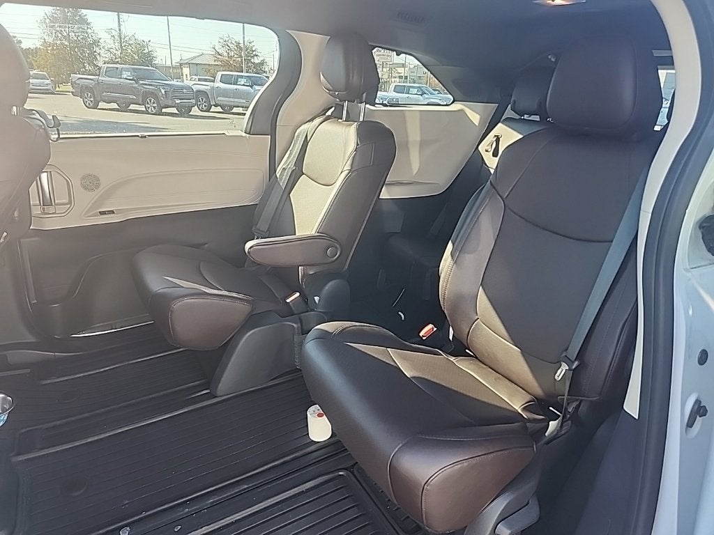 2024 Toyota Sienna Platinum 7 Passenger